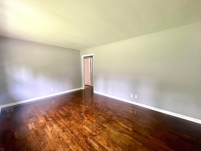 Building Photo - 114 Pardue Ln