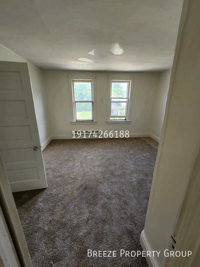 Building Photo - 713 Orchard St
