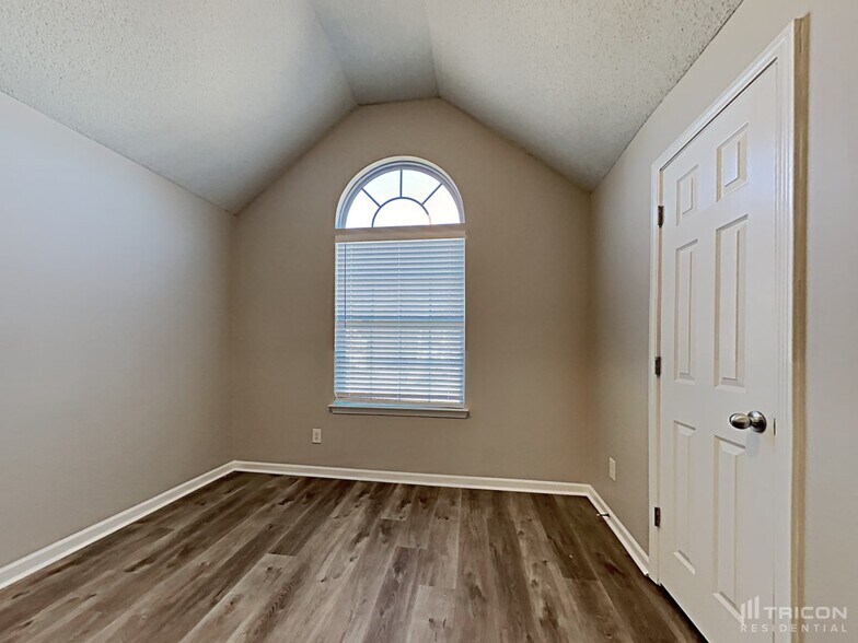 Building Photo - 1051 Summer Cypress Dr
