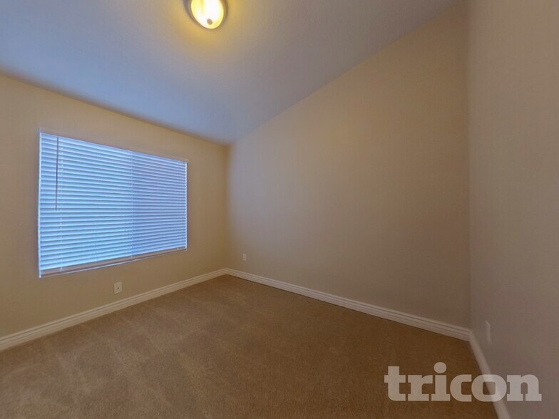 Building Photo - 7442 E Naranja Ave