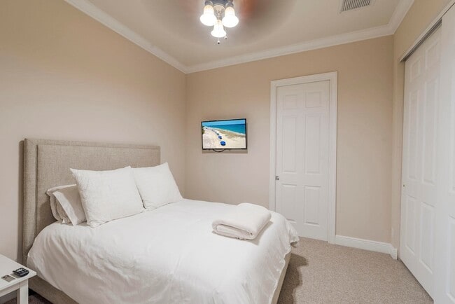 Building Photo - 106 Renaissance Dr