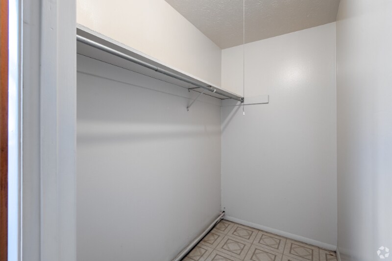 Building Photo - 2811 Parkman Rd NW