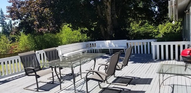 Building Photo - 16605 NE 87th St