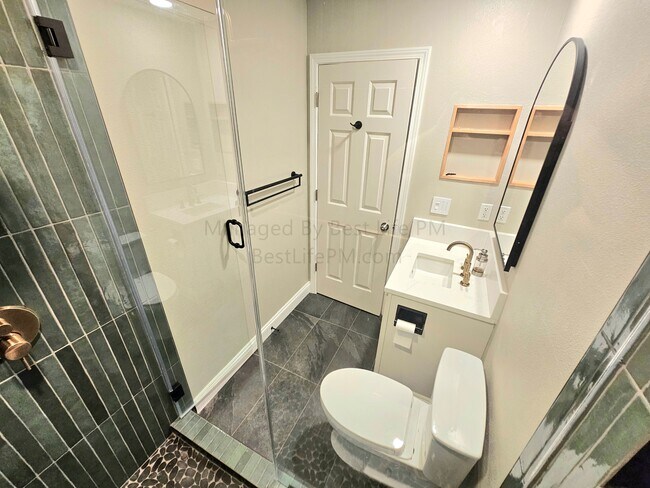 Building Photo - 13990 SW Scholls Ferry Rd