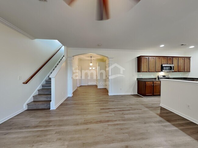 Building Photo - 6102 Lighted Way Ln