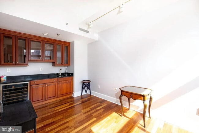 Building Photo - 1500 Chestnut St