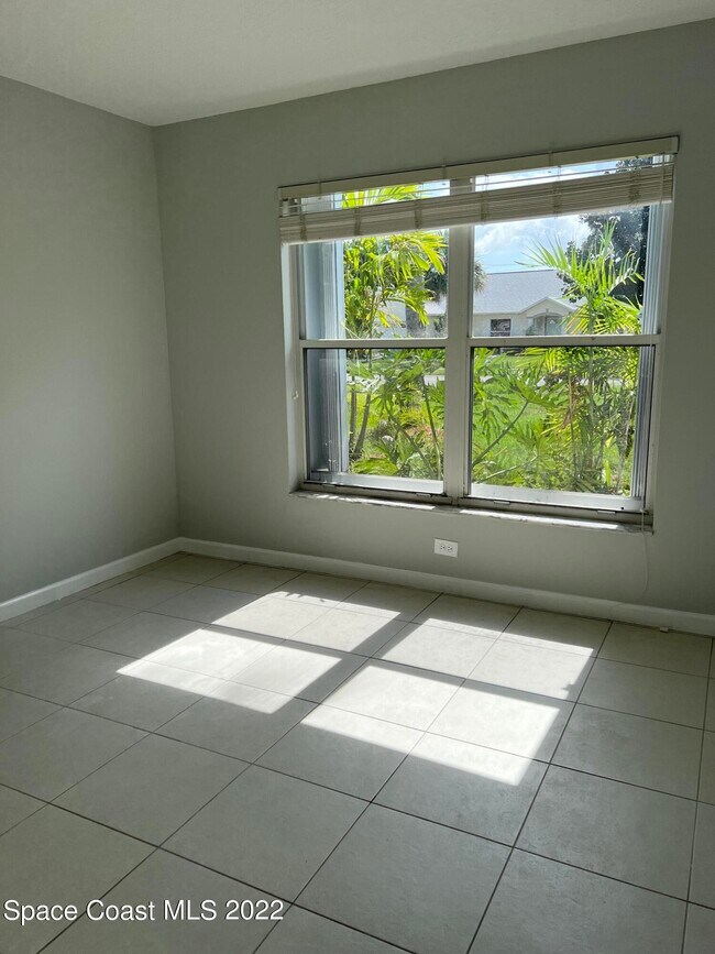 Building Photo - 440 River Grove Ct