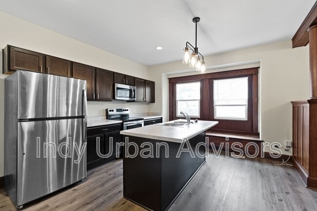 Building Photo - 1306 Woodlawn Ave