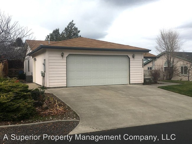 Building Photo - 2325 NE Wintergreen Dr