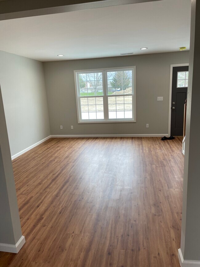 living room - 1203 Remington Park Dr
