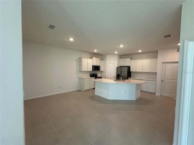 Building Photo - 2395 Bending Bonsai Dr