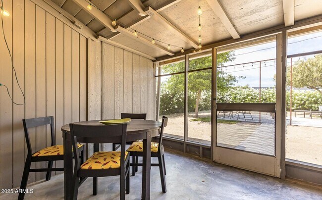 Building Photo - 3914 E Cheery Lynn Rd