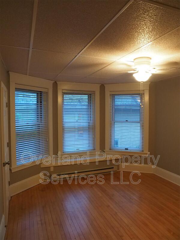 Building Photo - 90 N Winooski Ave