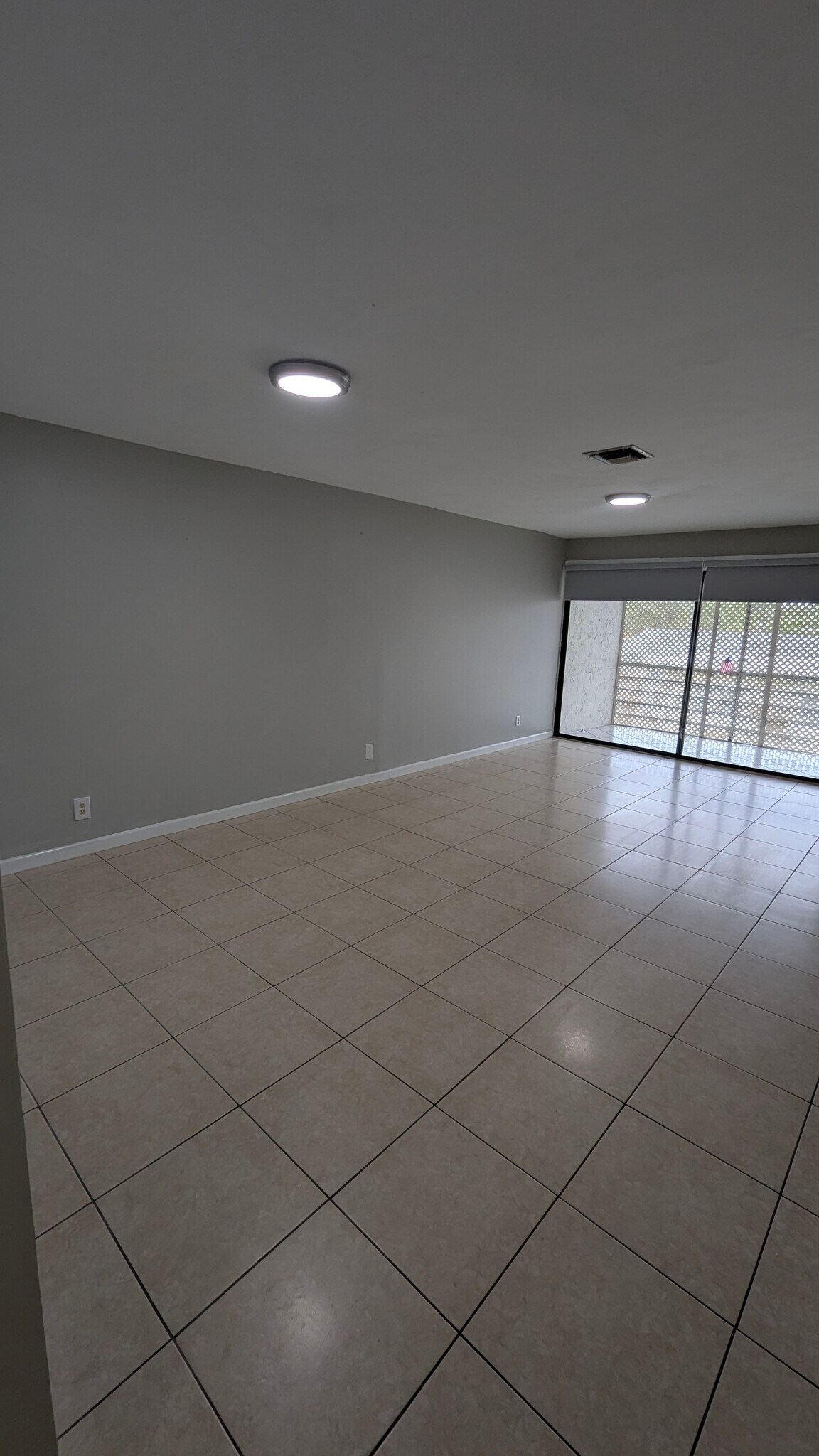 Living/Dining - 3777 NW 78th Ave