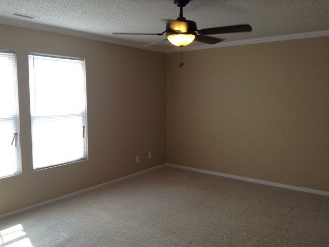 Building Photo - 9217 Middlebury Way