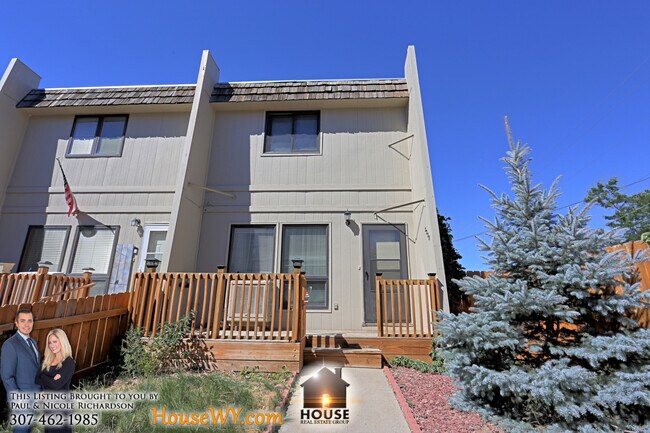 Primary Photo - 2238 E 8th St