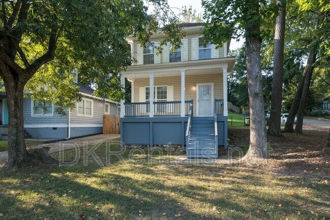 Primary Photo - 1331 Memorial Dr SE