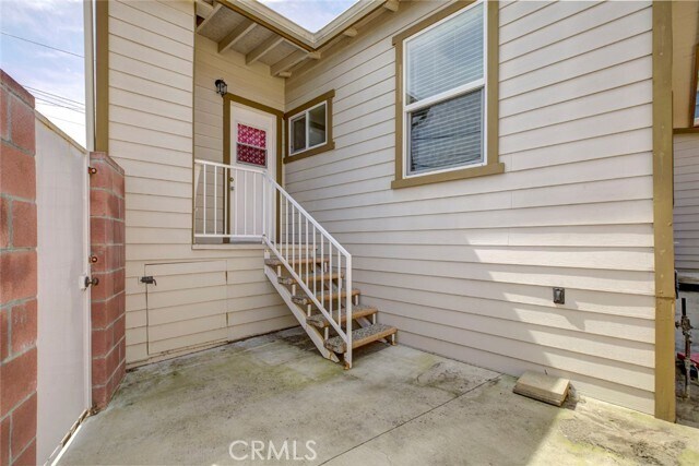 Building Photo - 4018 Somers Ave