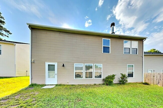 Building Photo - 7030 Maple Park Ln