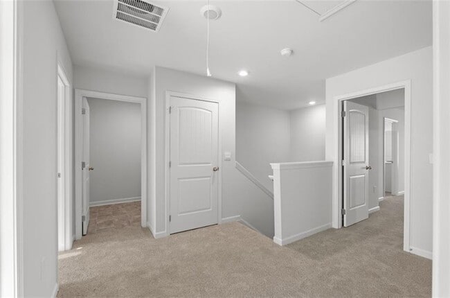 Building Photo - 2203 Blue Monarch Dr