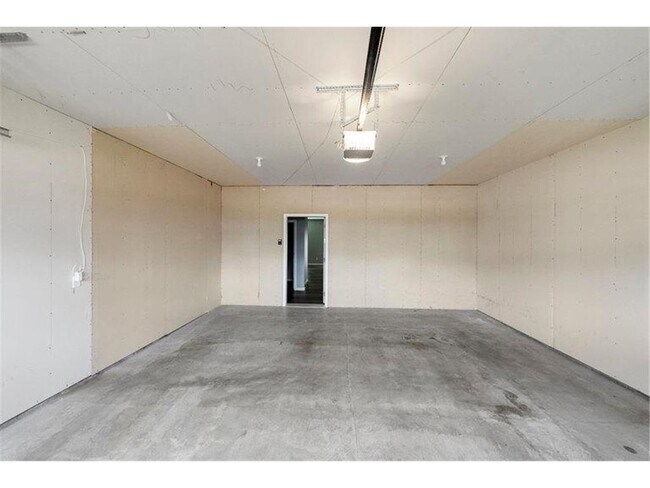 Building Photo - 10269 Goodview Cir