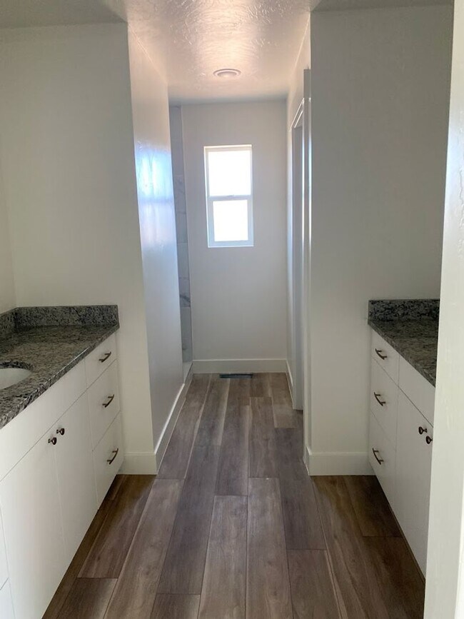 Building Photo - Brand New Duplex - Coming Soon