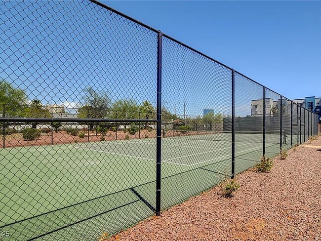 Building Photo - Enjoy resort-style living in this 2 Bed 2 Bath Condo with Stunning Strip Views in the Wimbledon C...