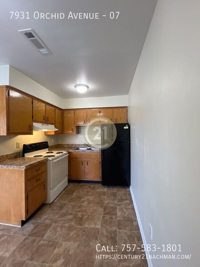 Building Photo - 7931 Orchid Ave