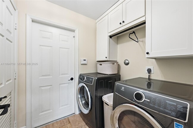 Building Photo - 21944 Town Pl Dr