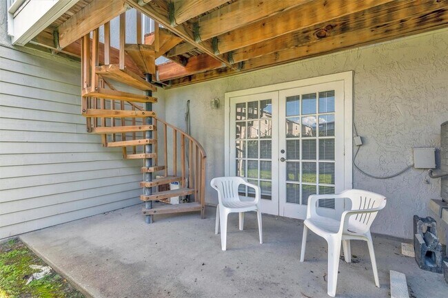 Building Photo - 745 Pinellas Bayway S