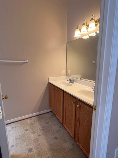 Building Photo - 6747 S Grand Brook Cir