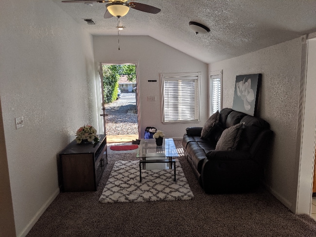 Building Photo - 7529 Walnut Dr