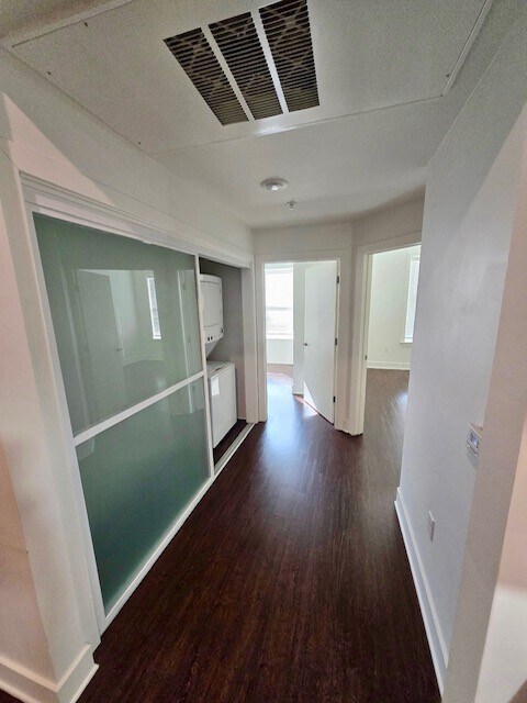 Building Photo - 726 E Emma Ave