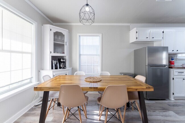 Building Photo - 1538 S 19th St