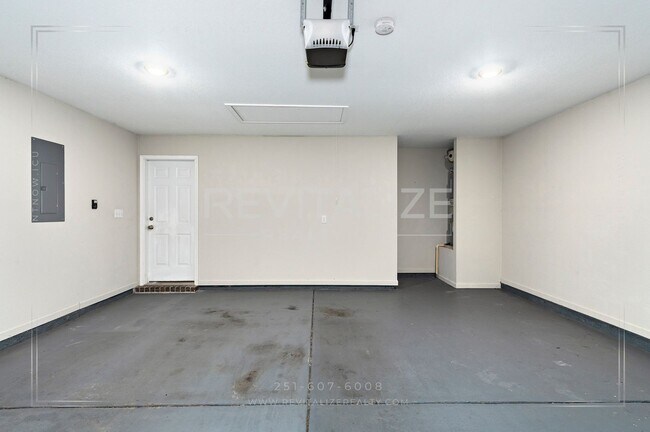 Building Photo - 8072 Irwin Loop