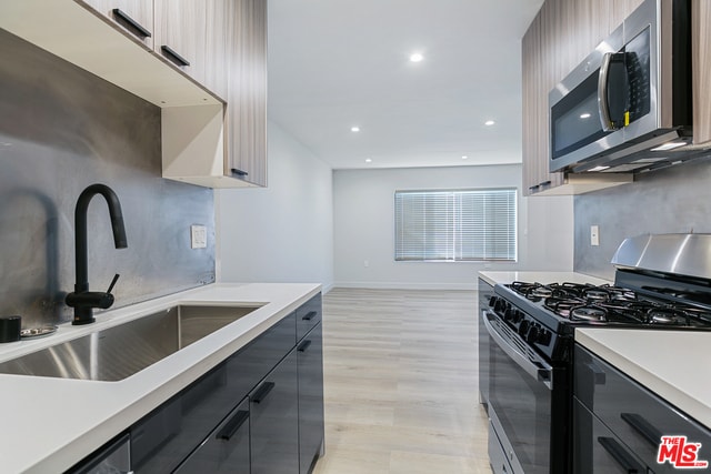 Building Photo - 9337 National Blvd