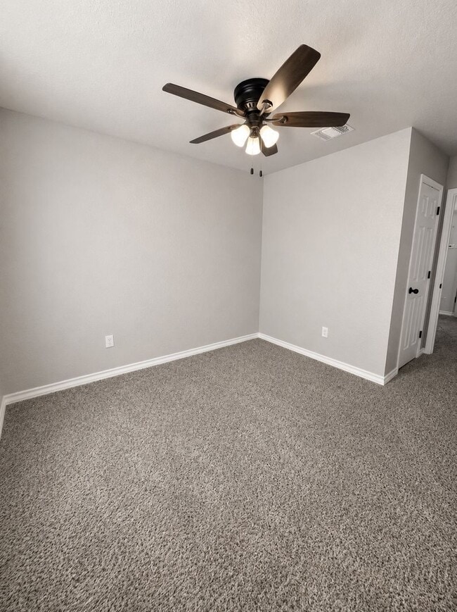 Building Photo - 5016 Flipper Dr