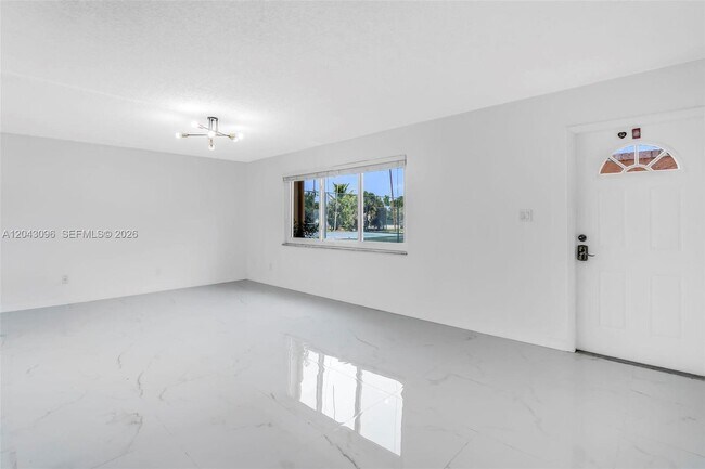 Building Photo - 22 Canterbury Ln