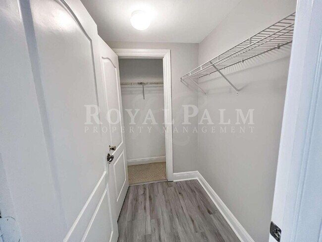 Building Photo - Your grocery bags will never complain about the commute — 2/2 on the first floor at Castilla Circ...