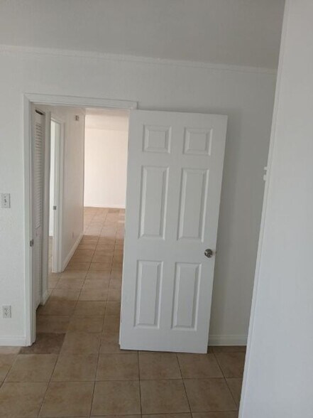 Building Photo - 2601 Columbus St