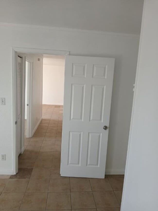 Building Photo - 2601 Columbus St