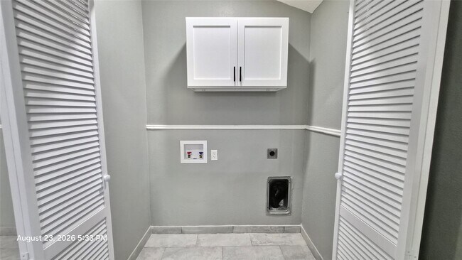Building Photo - 23054 Banquo Dr