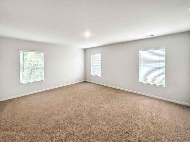 Building Photo - 329 Creekview Wy