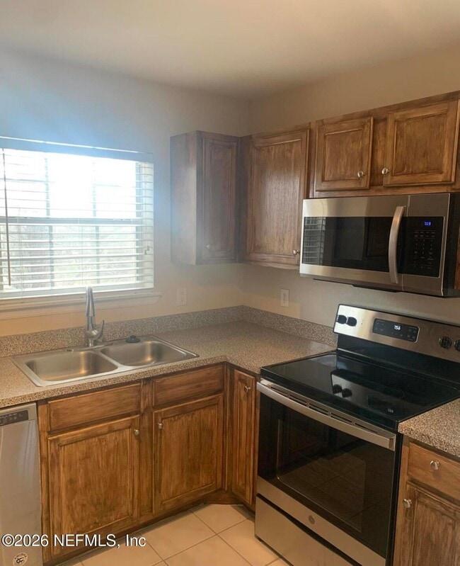 Building Photo - 7800 Point Meadows Dr