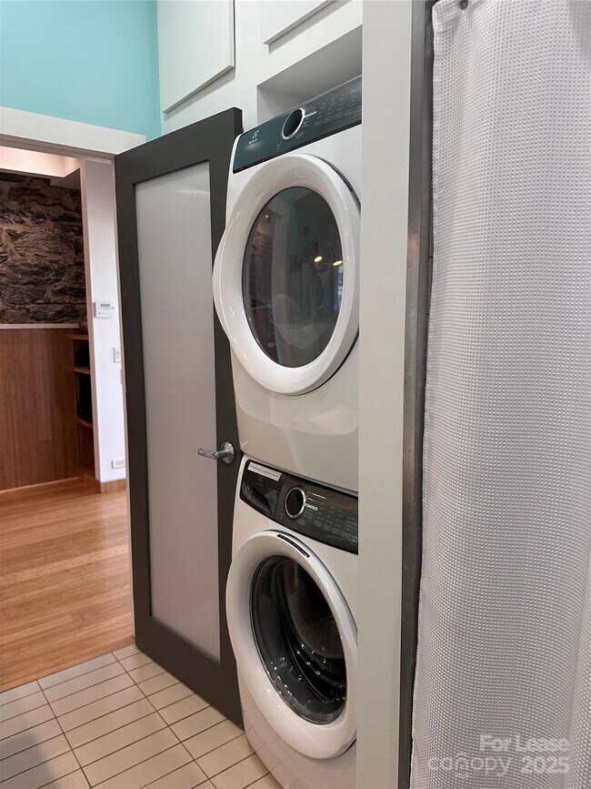 Building Photo - 130 Biltmore Ave