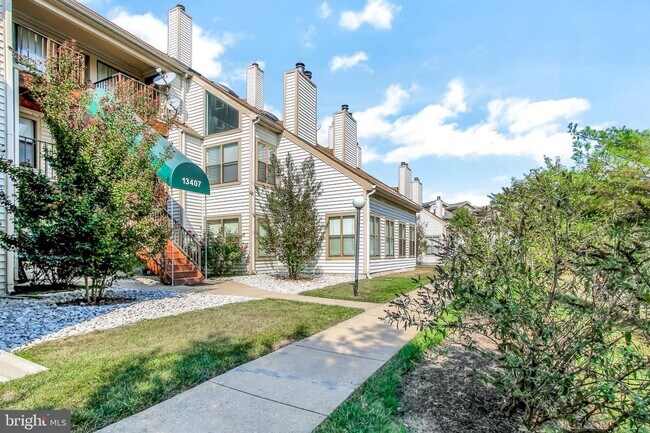 Building Photo - Gorgeous condo in Aspen Forest!