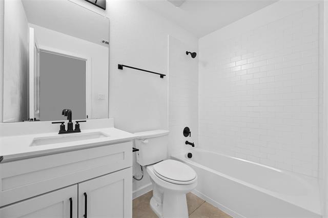 Building Photo - 1428 Victoria St