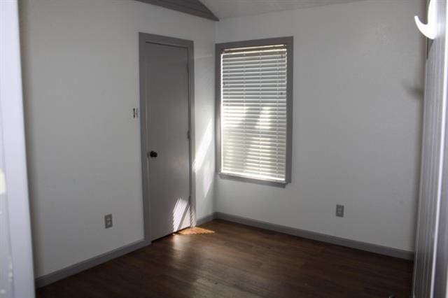 Building Photo - 915 W Lovers Ln