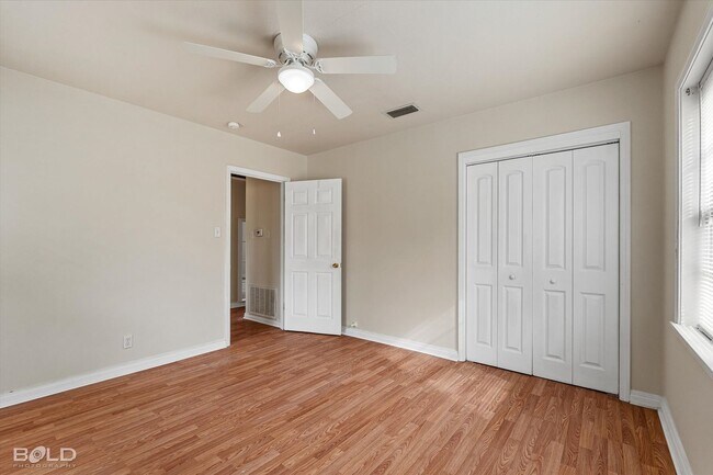 Building Photo - 2726 W Cavett Dr