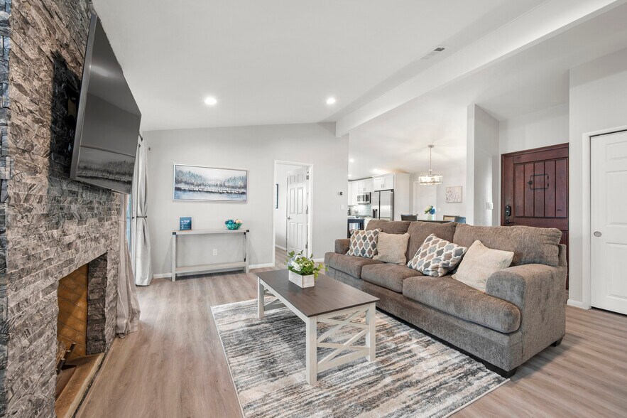 Building Photo - 3244 Marathon Drive